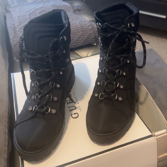 SOLD‼️‼️ Women’s GUESS BOOTS SIZE 9 - Picture 3 of 4
